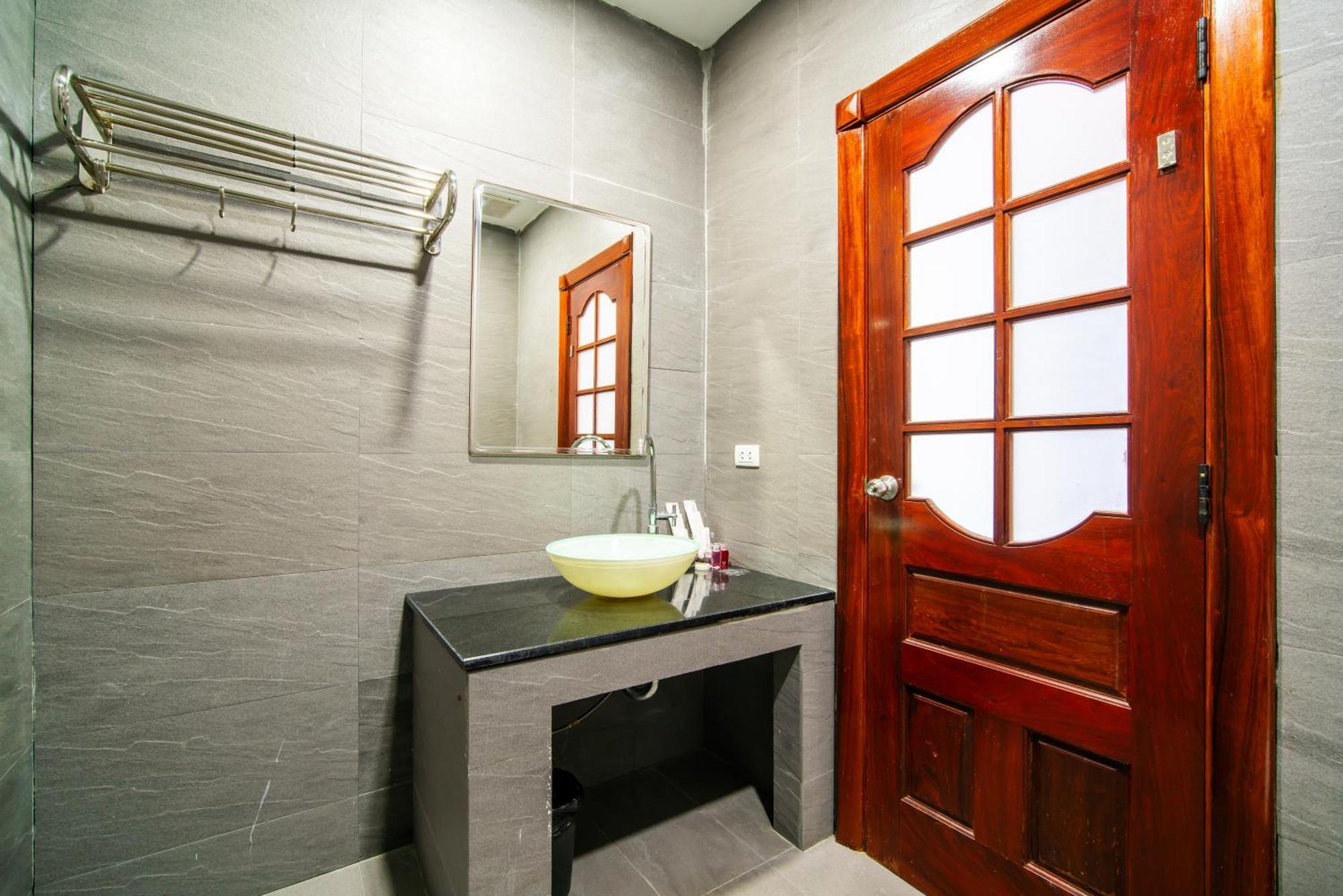 芭东villa1三卧双海景泳池别墅中英泰三文管家 Patong Eksteriør billede